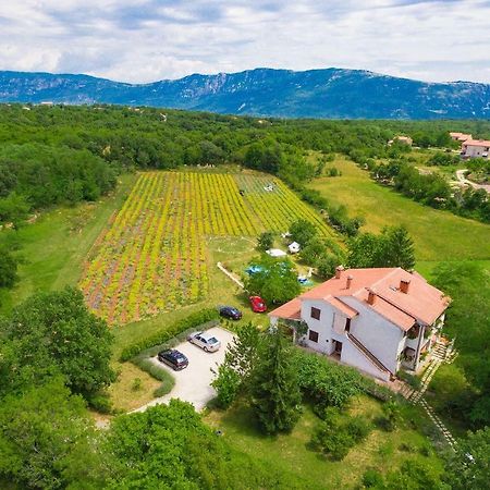 Apartments Valoda Nedeščina Zewnętrze zdjęcie