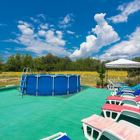 Apartments Valoda Nedeščina Zewnętrze zdjęcie