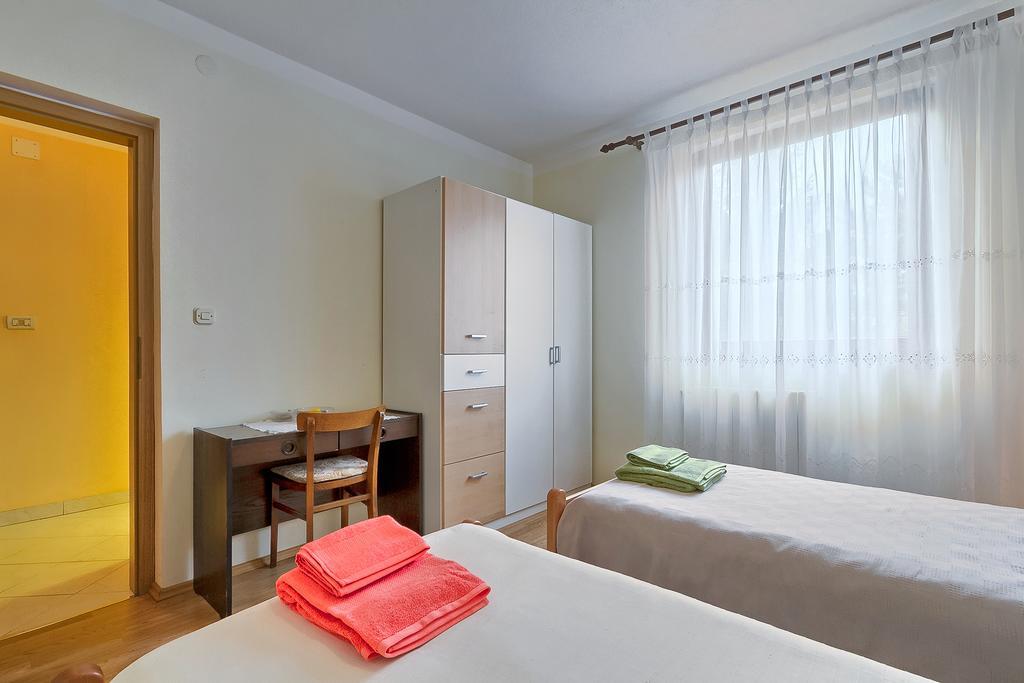 Apartments Valoda Nedeščina Zewnętrze zdjęcie