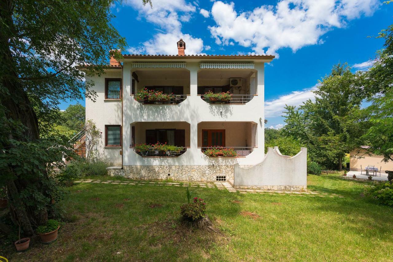 Apartments Valoda Nedeščina Zewnętrze zdjęcie