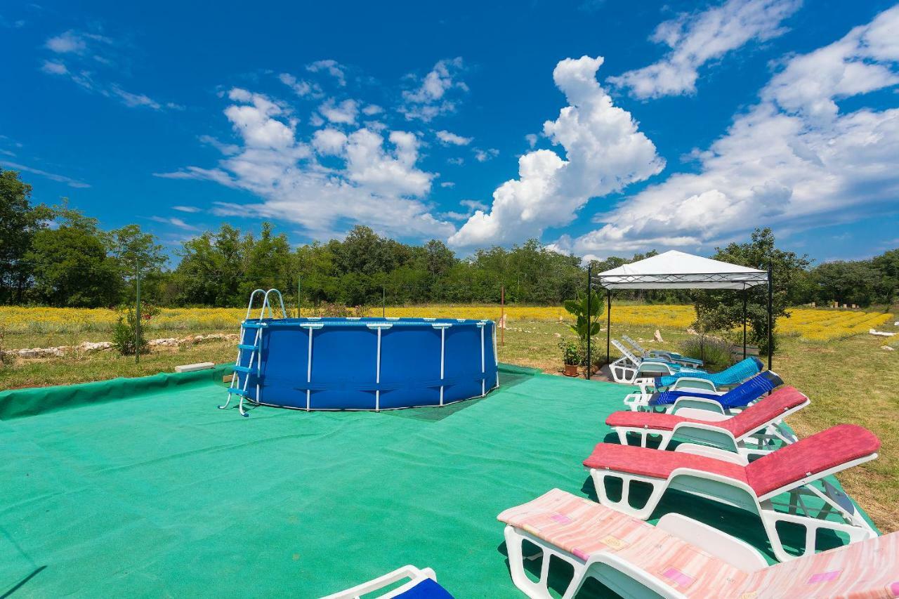 Apartments Valoda Nedeščina Zewnętrze zdjęcie