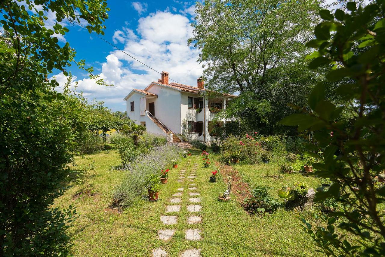 Apartments Valoda Nedeščina Zewnętrze zdjęcie