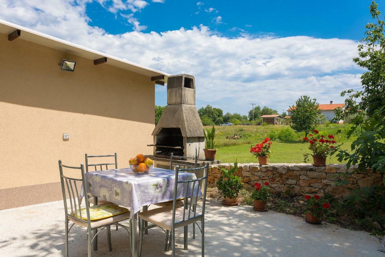 Apartments Valoda Nedeščina Zewnętrze zdjęcie