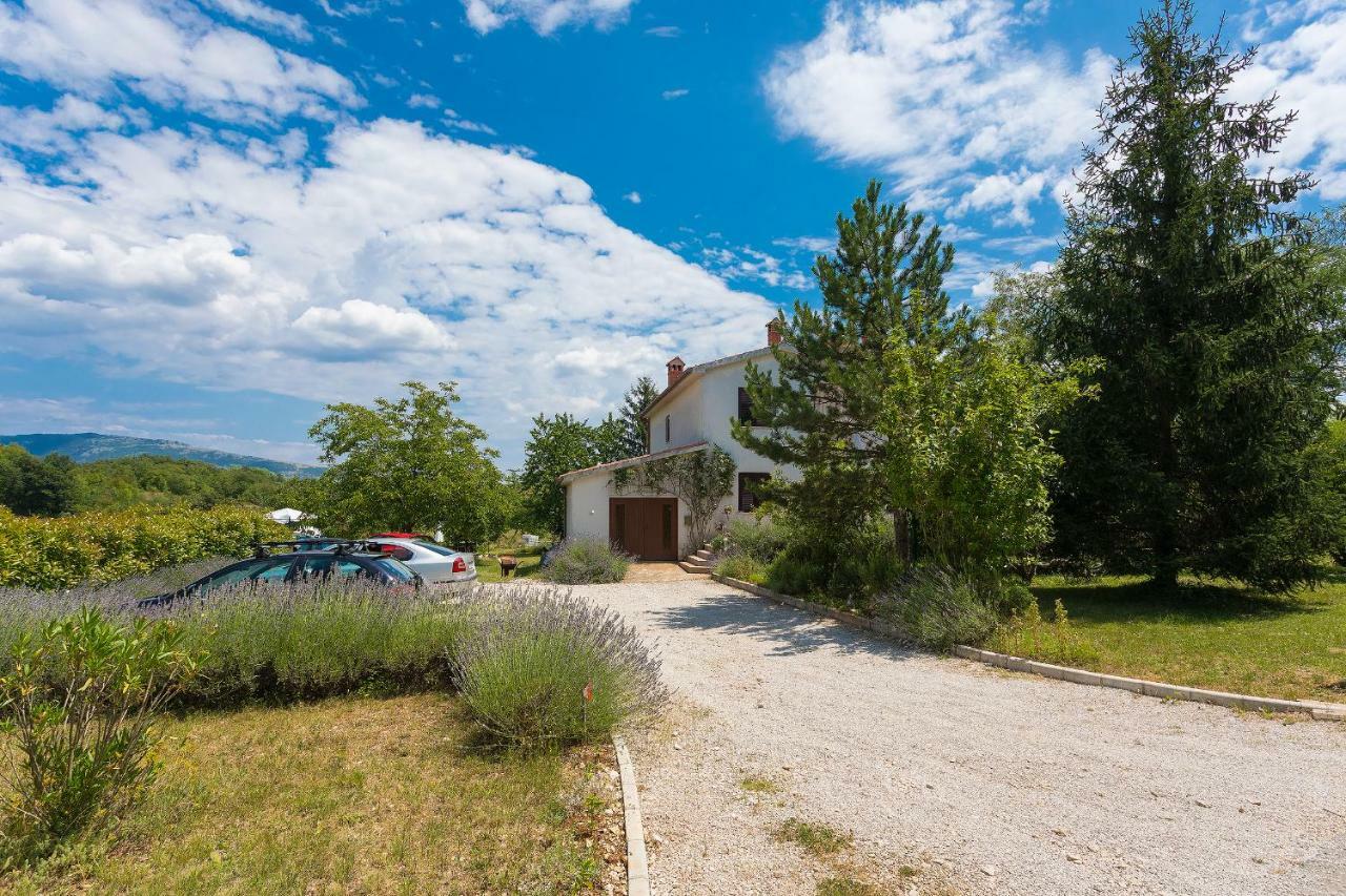 Apartments Valoda Nedeščina Zewnętrze zdjęcie